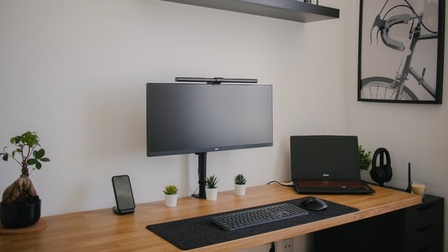 Small Office Ideas - Floating Desk
