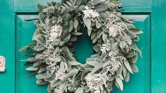 Eco-Friendly Leafy Wreath