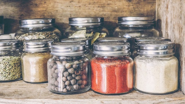 Store All Your Spices in Nifty Jars
