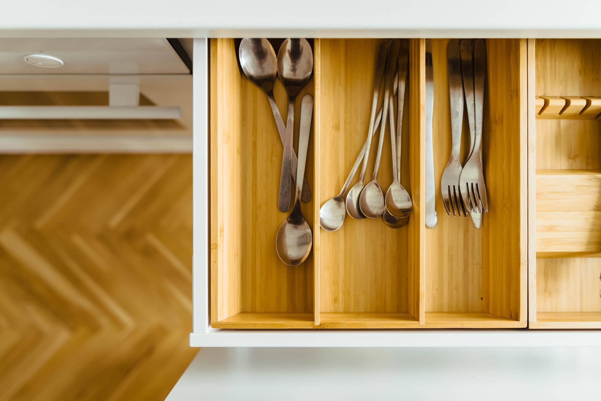 How to Organize Kitchen Drawers for Maximum Efficiency